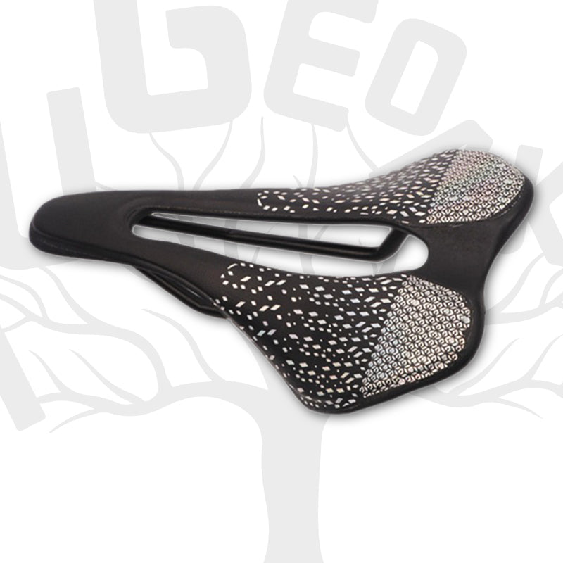 HUGEOAKS Bike Seat, Lightweight Road Bike Saddle, Comfortable Bike Seat, 3K Glossy Carbon Fiber Bike Saddle